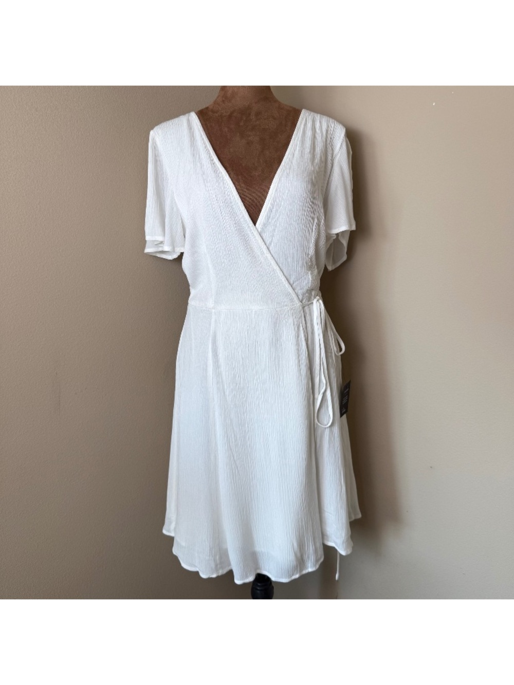 NWT Lulus Harbor Point Wrap Dress Womens Medium White Bridal Shower Bachelorette